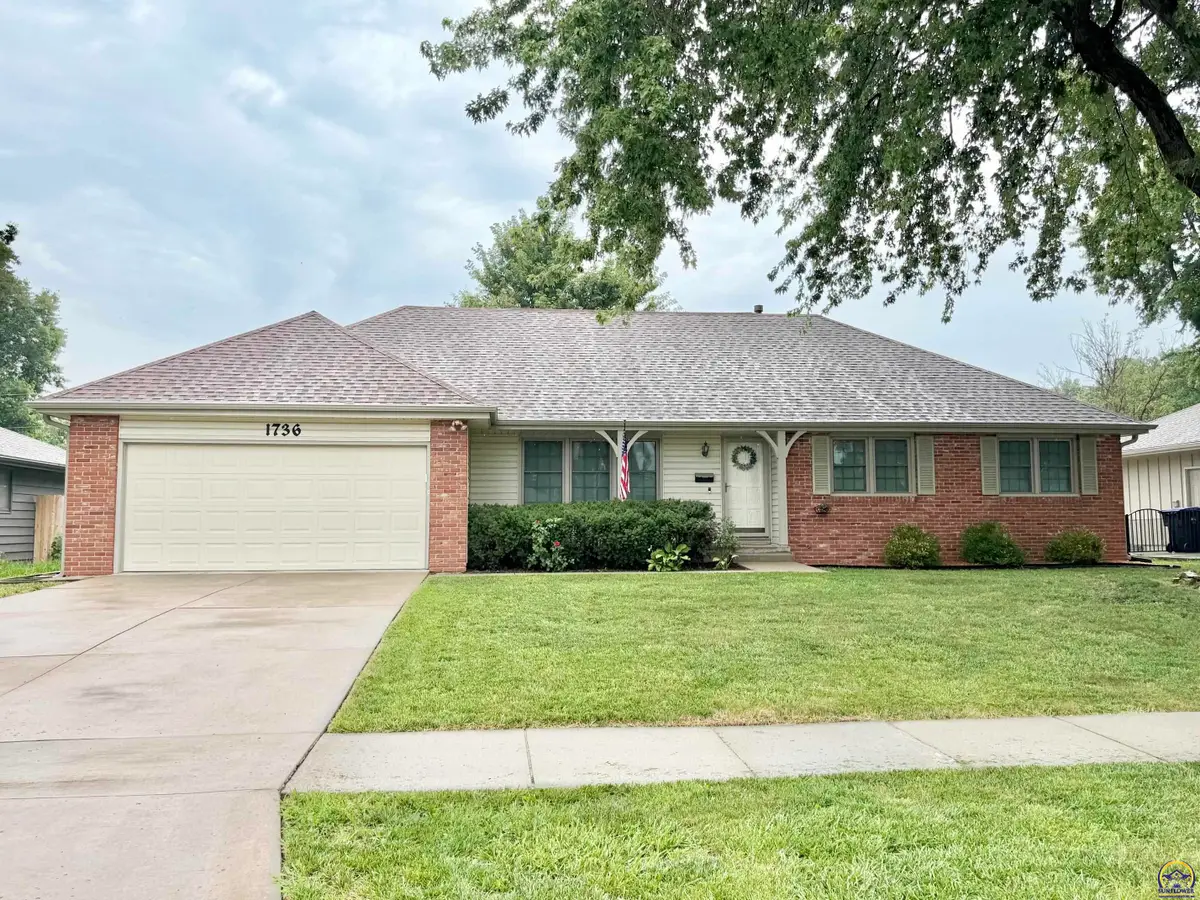 1736 SW Arrowhead Rd, Topeka, KS 66604 - #1