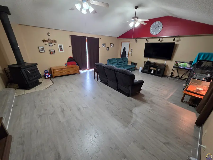 5820 NE Indian Creek Rd, Topeka, KS 66617 - #3