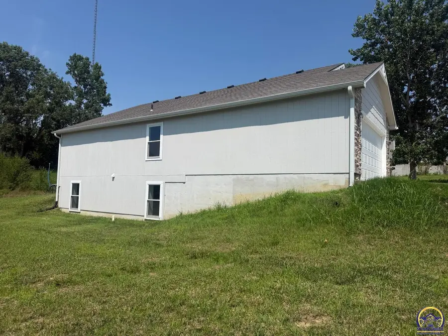 6118 SW 4th St, Topeka, KS 66615 - #2