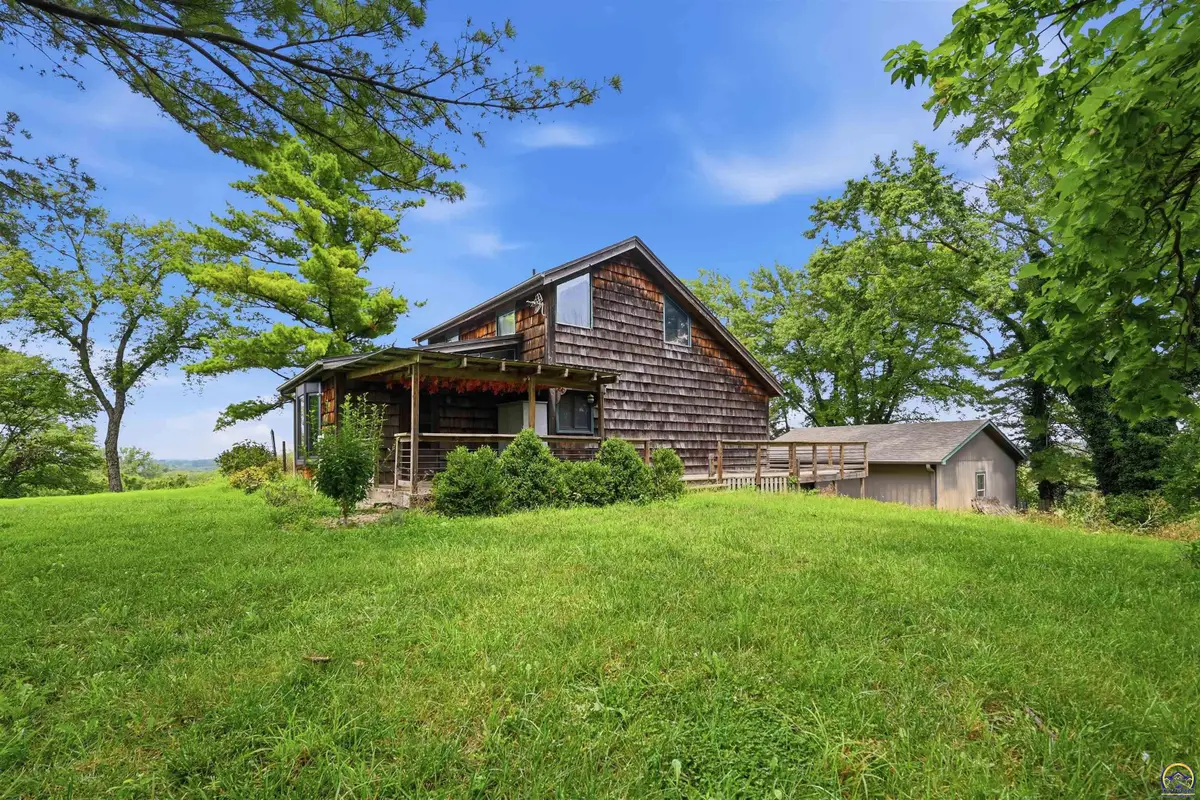 6040 NW Green Hills Rd, Topeka, KS 66618 - #1