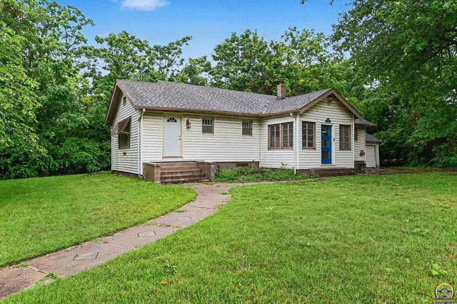 3700 SW 10th Ave, Topeka, KS 66604 - #3