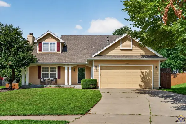 5720 SW Westport Cir, Topeka, KS 66614