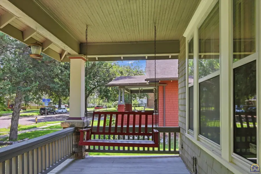 2031 SW Buchanan St, Topeka, KS 66604 - #2