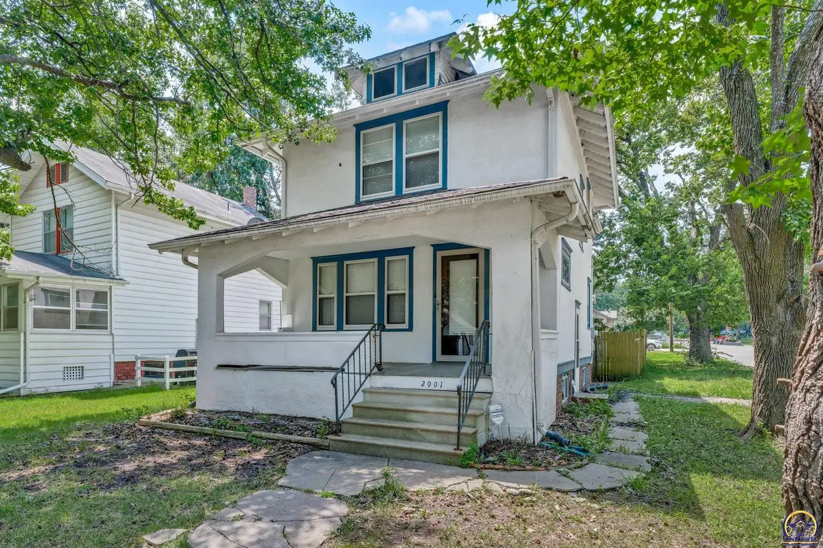 2001 SW Buchanan St, Topeka, KS 66604 - #1