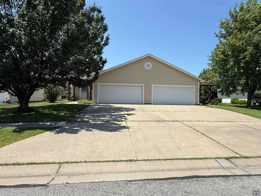 4411 SE Minnesota Ave, Topeka, KS 66609 - #2