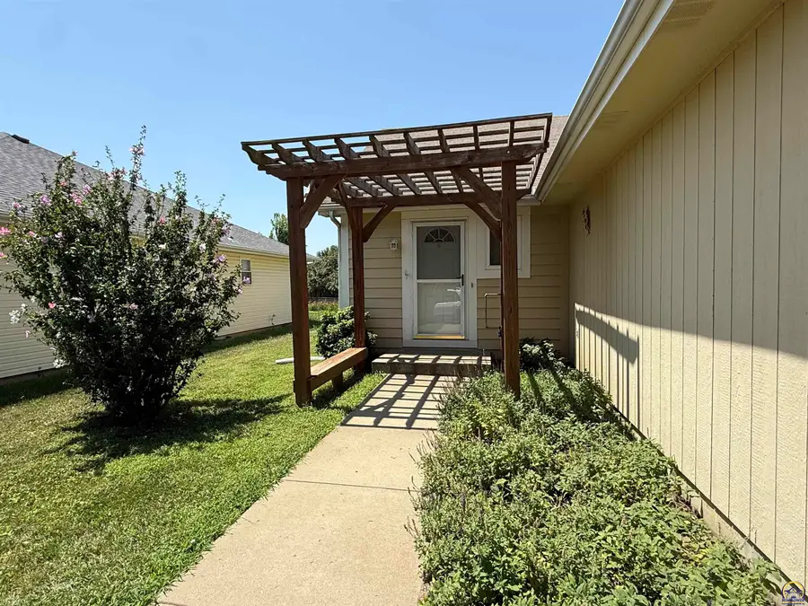 4411 SE Minnesota Ave, Topeka, KS 66609 - #3