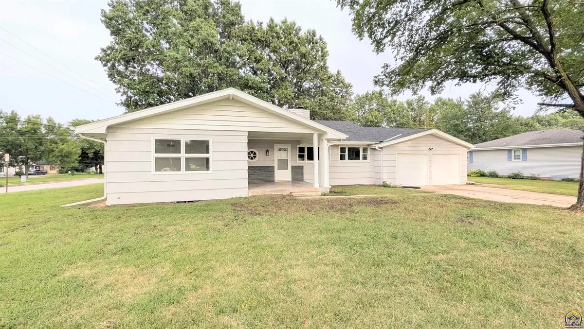 1128 Thompson St, Emporia, KS 66801 - #1