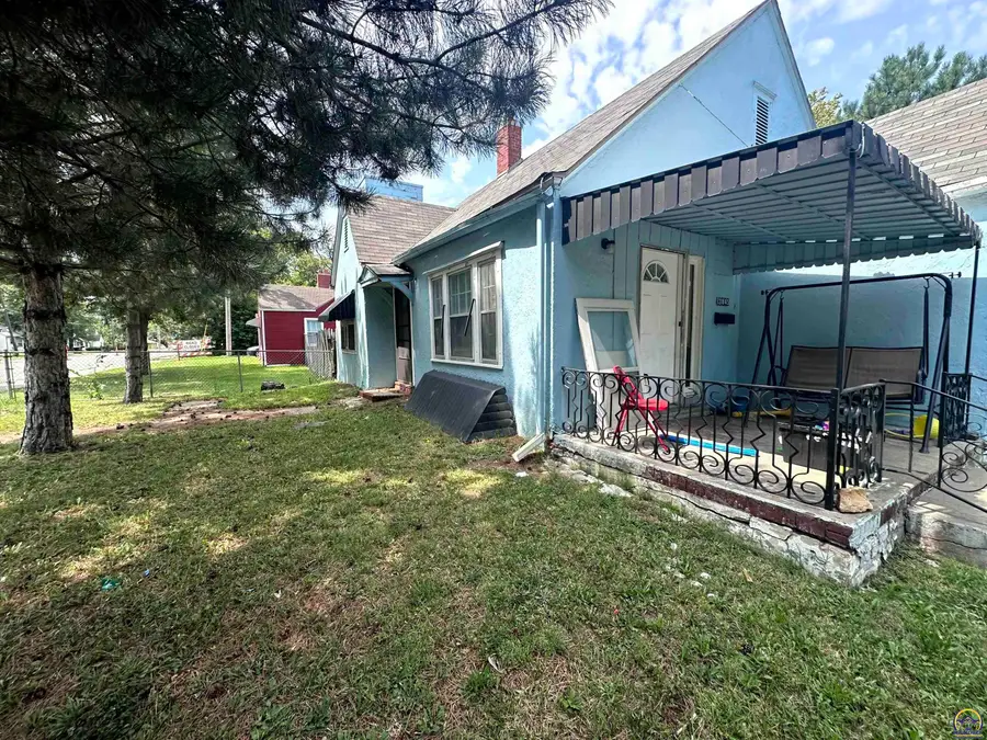 2845 SE Michigan Ave, Topeka, KS 66605 - #2