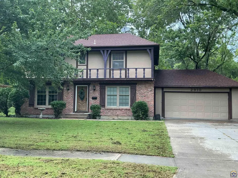 2910 SW 35th St, Topeka, KS 66614 - #2