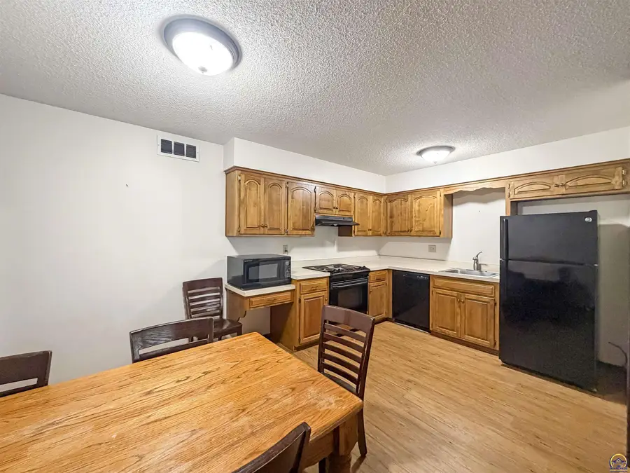 3120 SW Randolph Ave, Topeka, KS 66611 - #3
