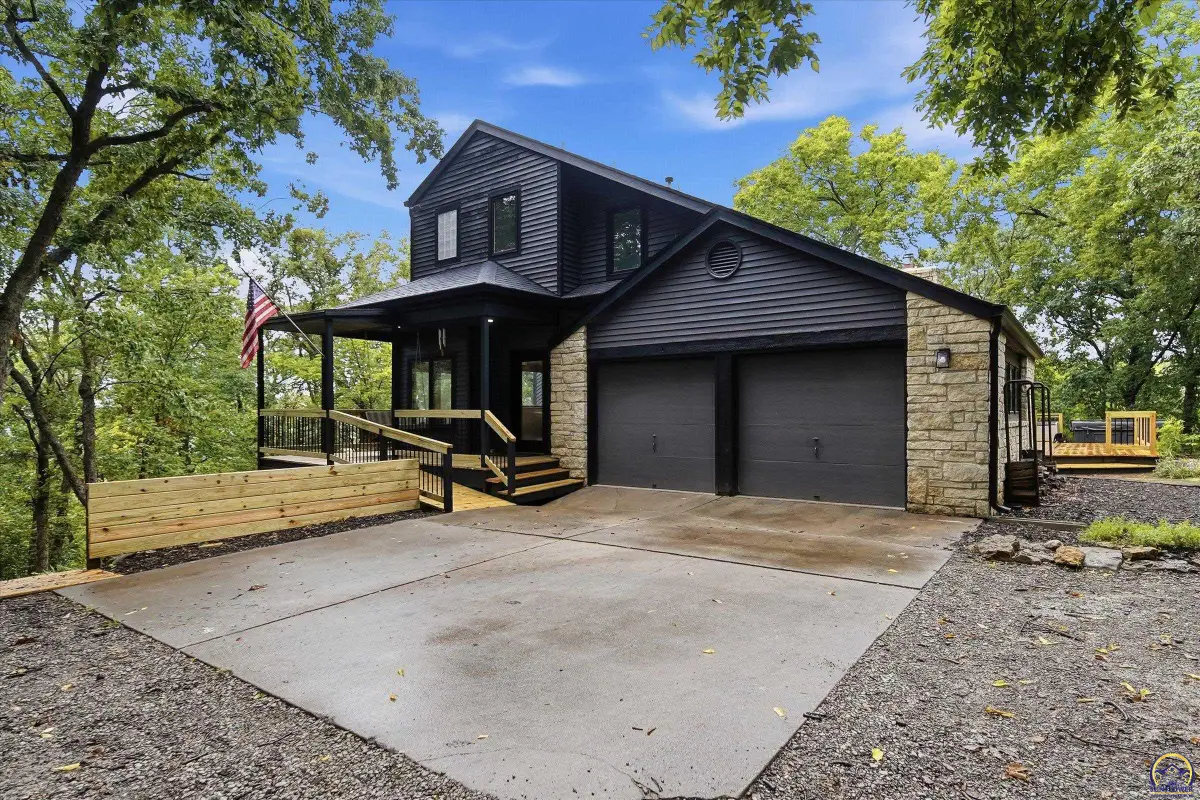 8237 SE 2nd St, Tecumseh, KS 66542 - #1