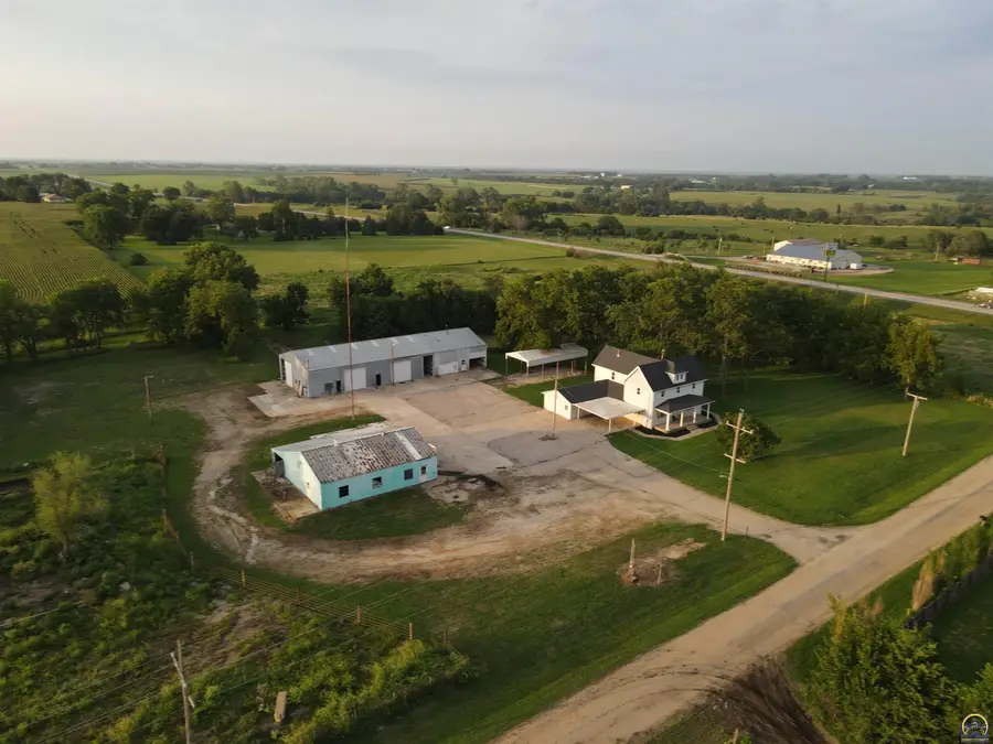 12318 246th St, Holton, KS 66436 - #2