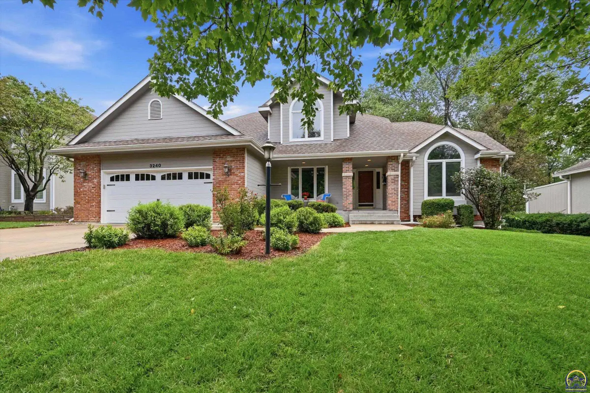 3240 SW Mowbray Rd, Topeka, KS 66614 - #1