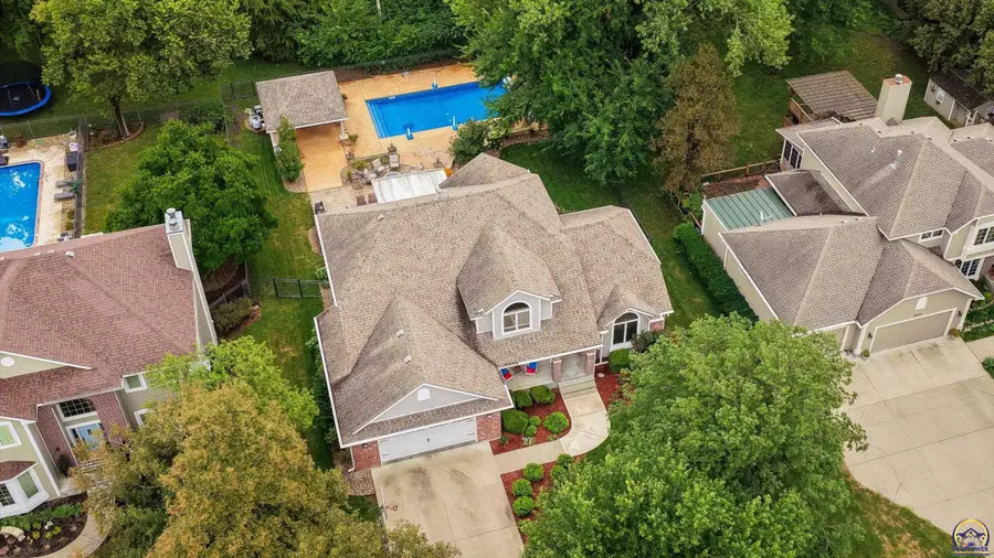 3240 SW Mowbray Rd, Topeka, KS 66614 - #3