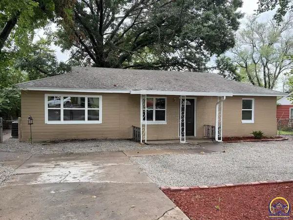210 Sanneman Dr, Topeka, KS 66609