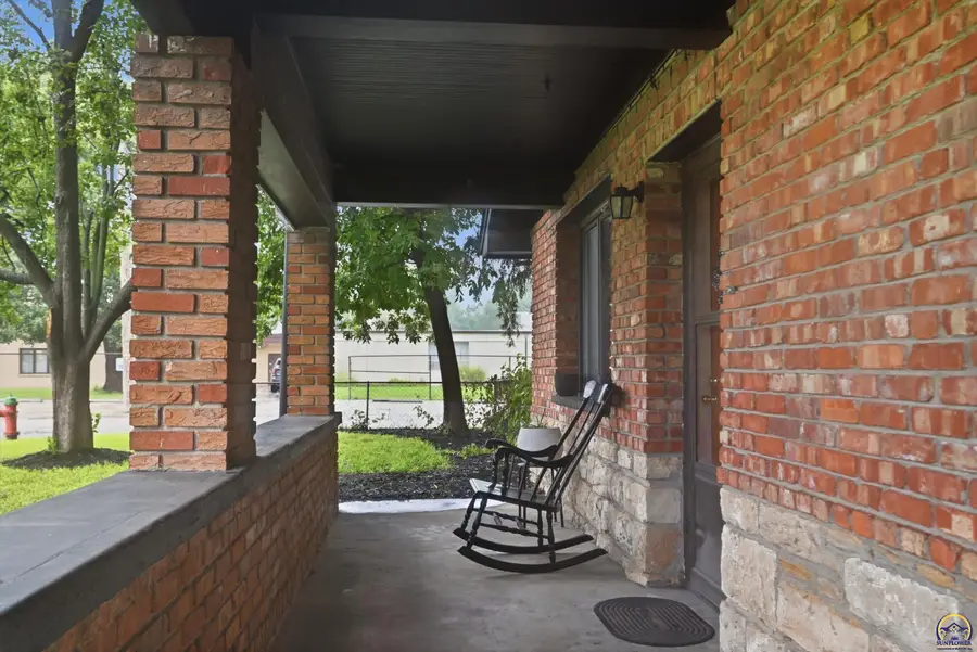 1934 NW Fillmore St, Topeka, KS 66608 - #2