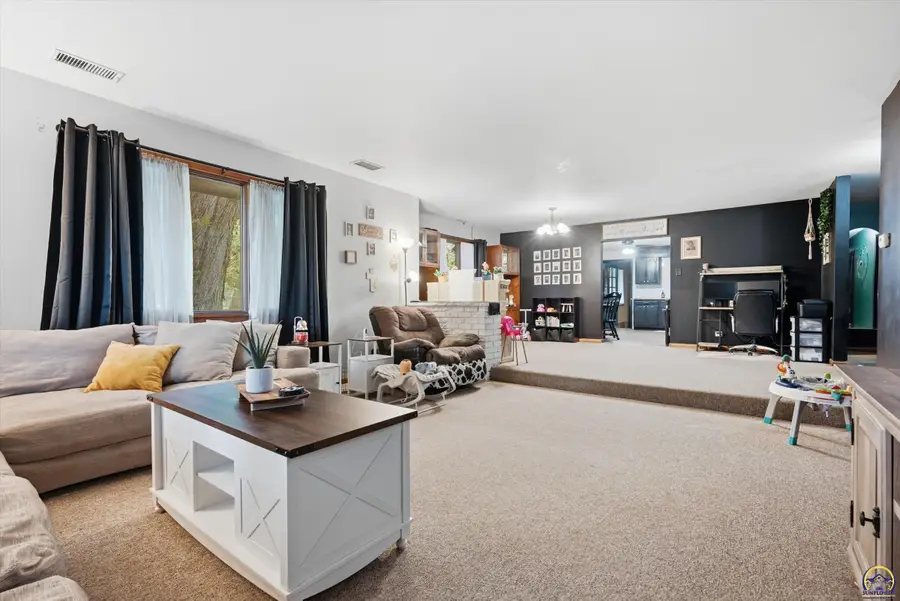 1934 NW Fillmore St, Topeka, KS 66608 - #3