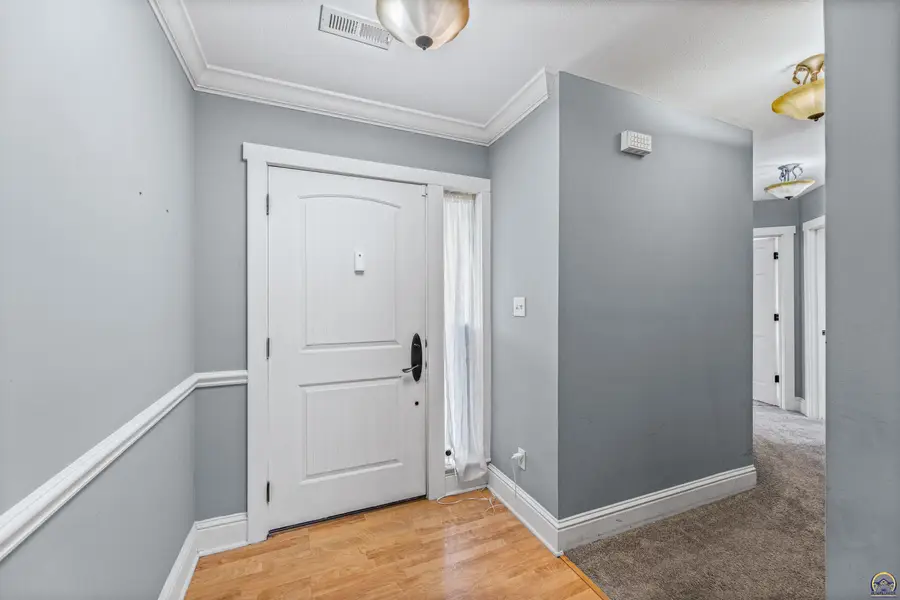 7102 SW Greenview Dr, Topeka, KS 66619 - #3