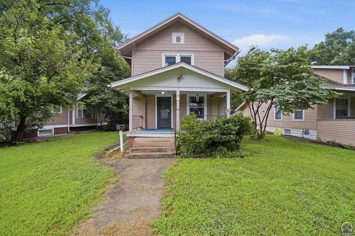 1216 SW Boswell Ave, Topeka, KS 66604 - #1