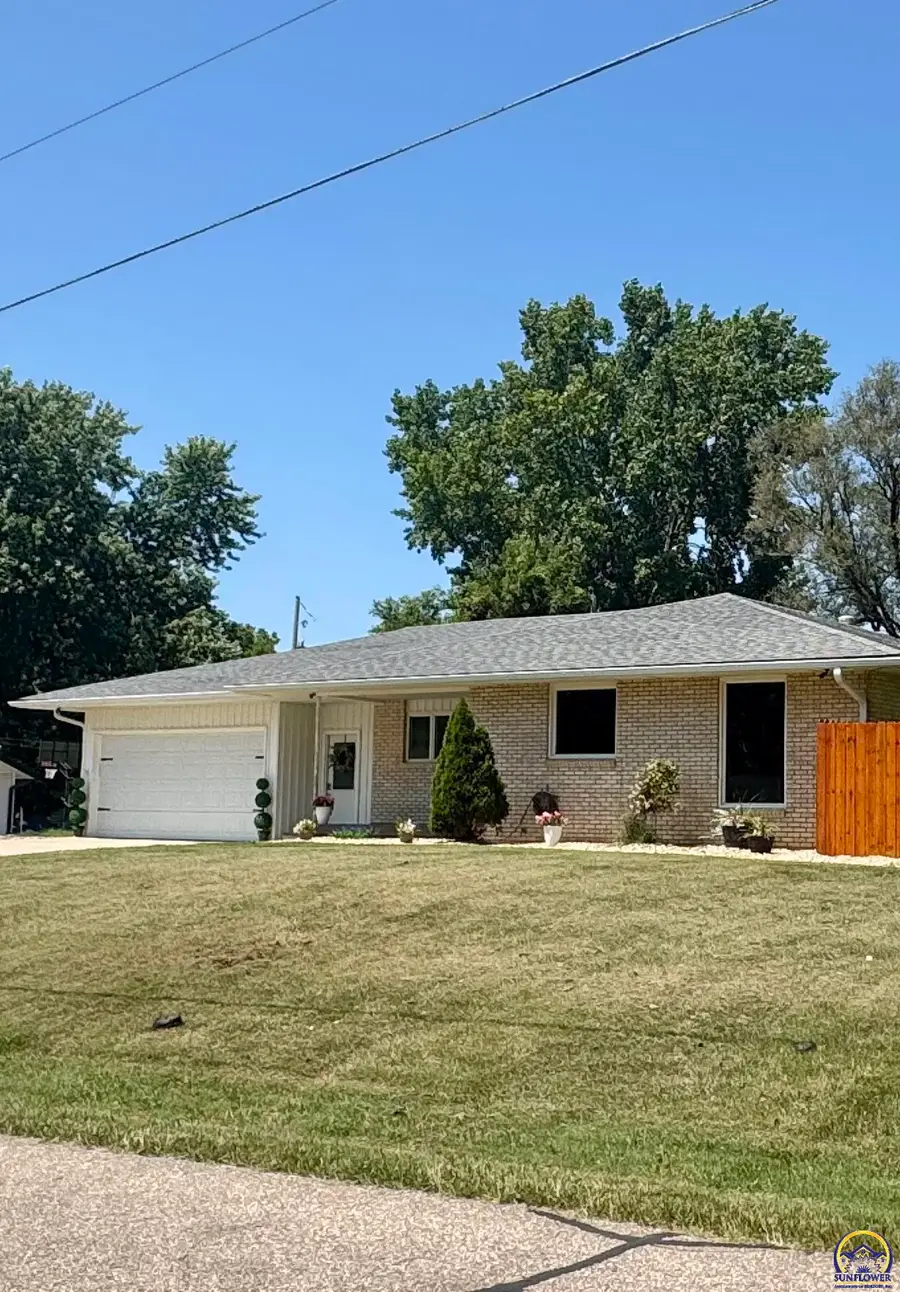 506 Atchison St, Oskaloosa, KS 66066 - #2