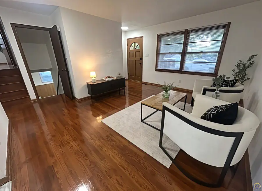 2562 SW Kent St, Topeka, KS 66614 - #3