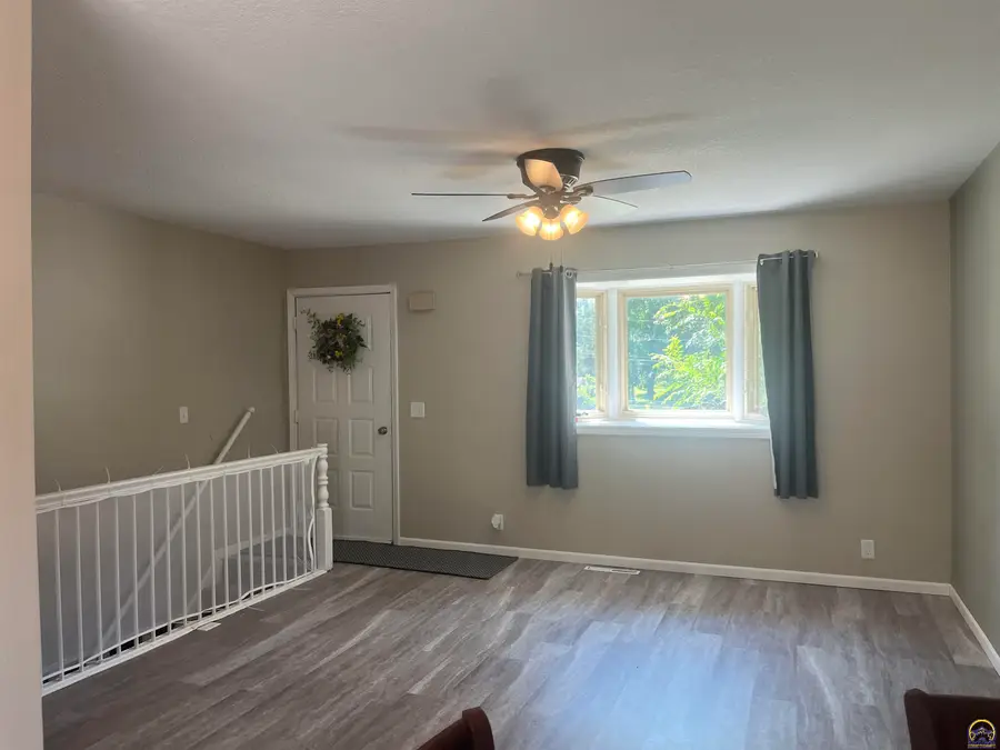 2008 Maplecrest Dr, Emporia, KS 66801 - #2