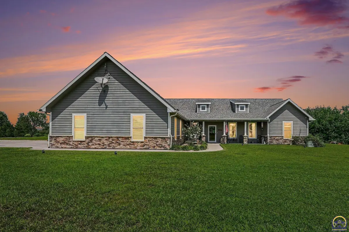 2223 NE 74th St, Meriden, KS 66512 - #1