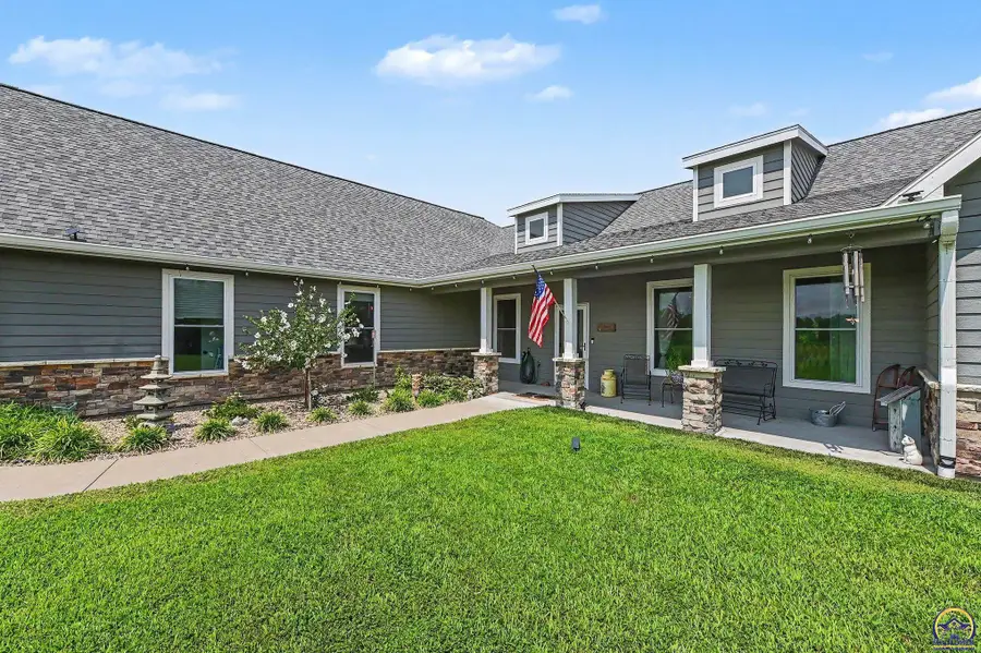 2223 NE 74th St, Meriden, KS 66512 - #3