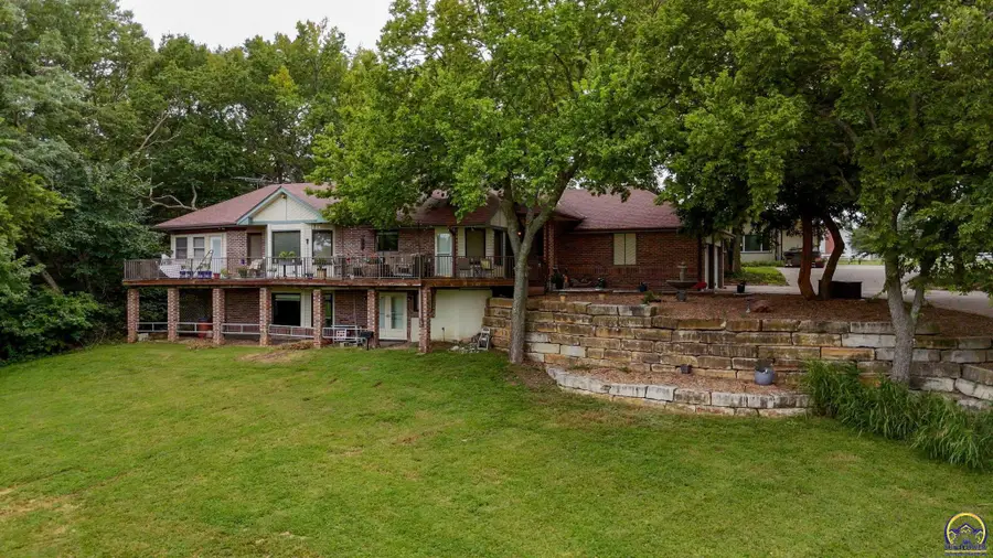 4343 SE West Edge Rd, Topeka, KS 66609 - #2