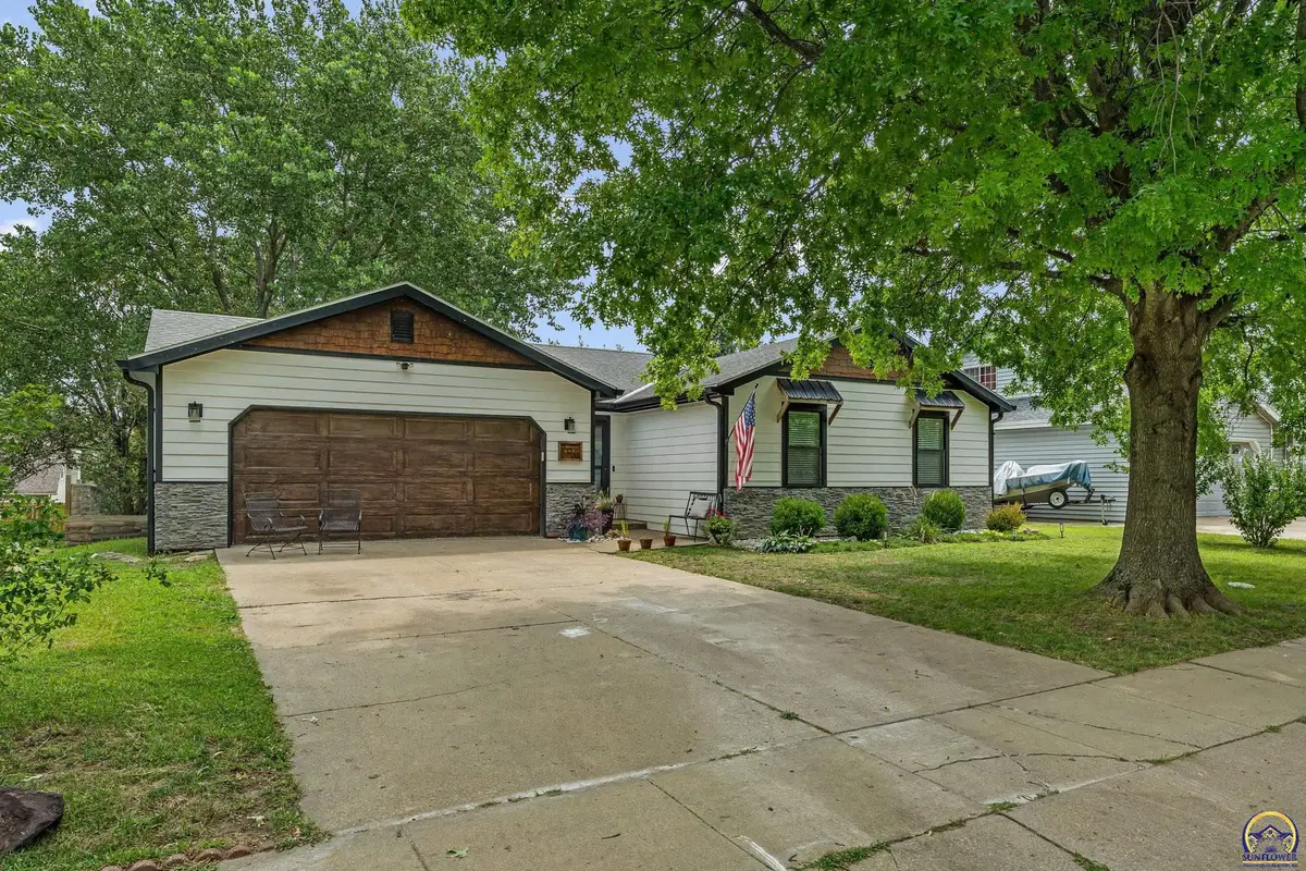 200 Sharon Dr, Lawrence, KS 66049 - #1