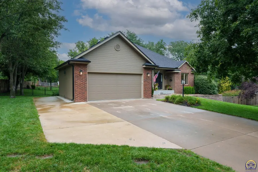 3204 NW 34th St, Topeka, KS 66618 - #2