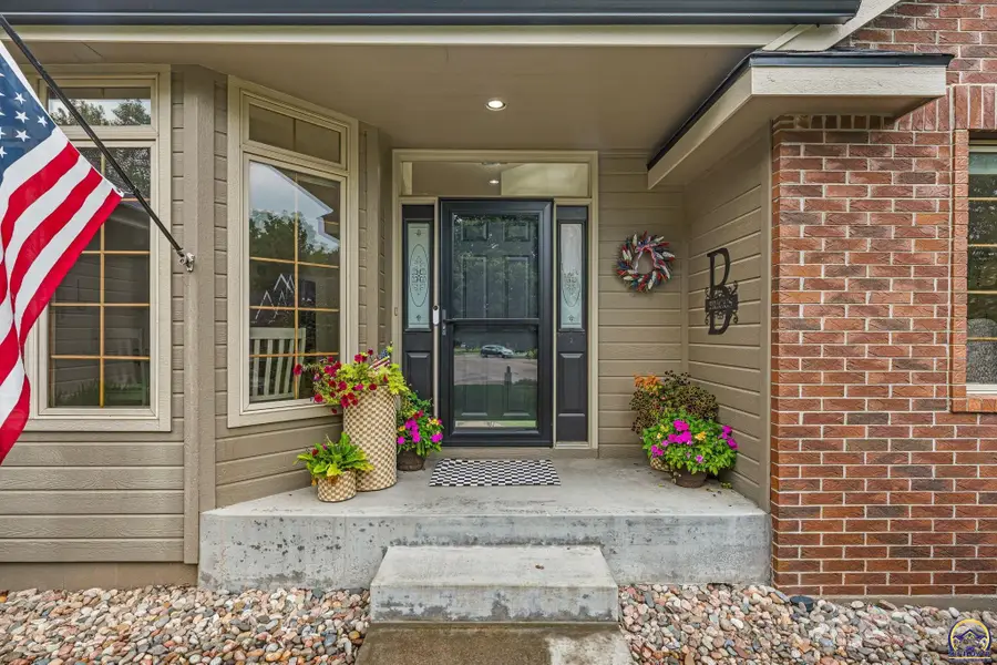 3204 NW 34th St, Topeka, KS 66618 - #3