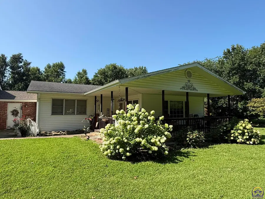 9321 NW 40th St, Silver Lake, KS 66539 - #2