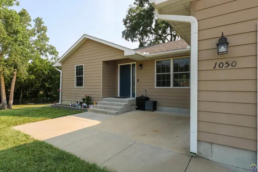 1050 Homewood St, Emporia, KS 66801 - #3