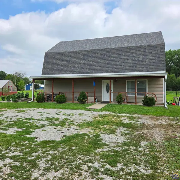 5655 94th St, Meriden, KS 66512