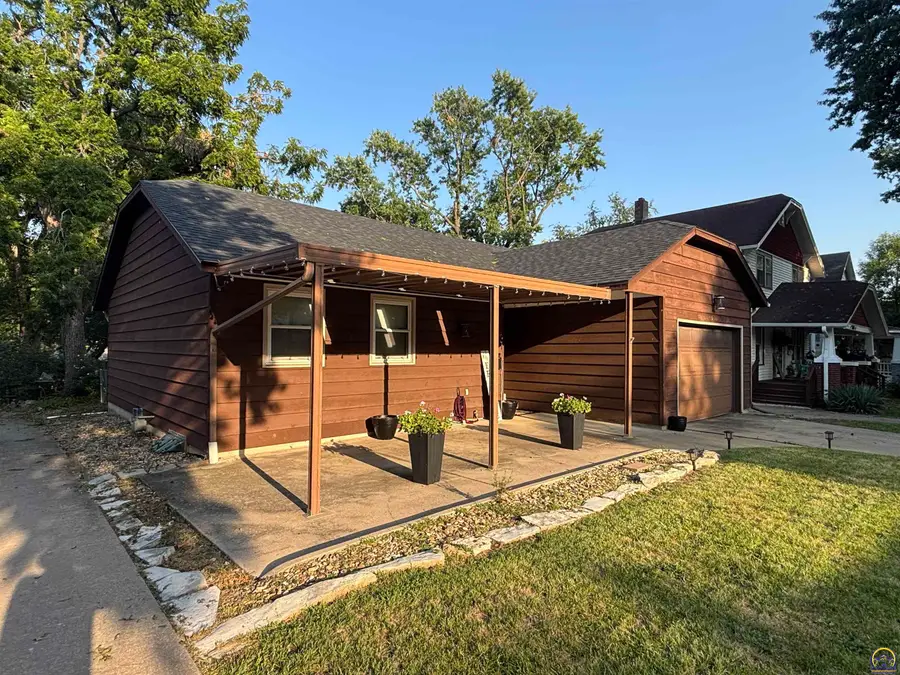 1412 State St, Emporia, KS 66801 - #2