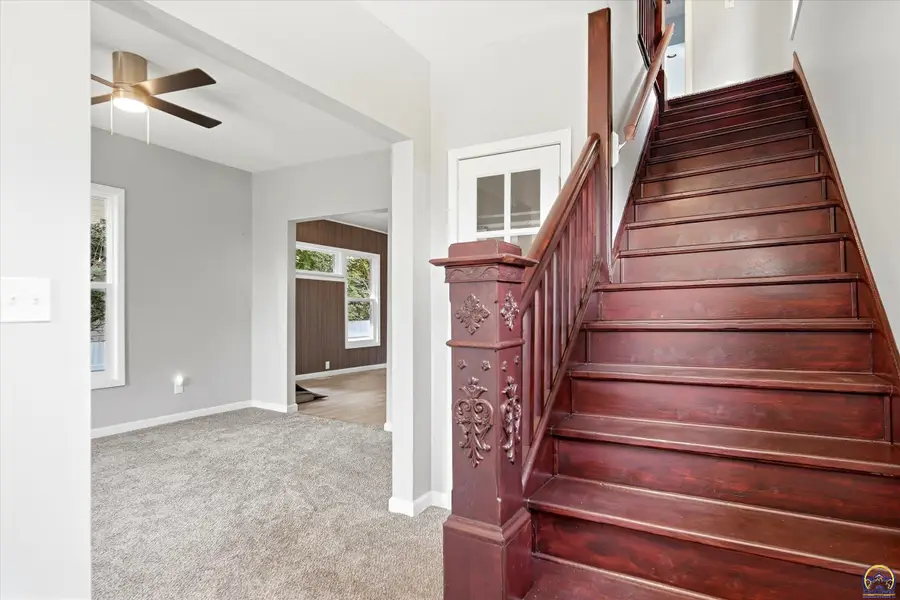 197 NW Hawthorne St, Topeka, KS 66606 - #3