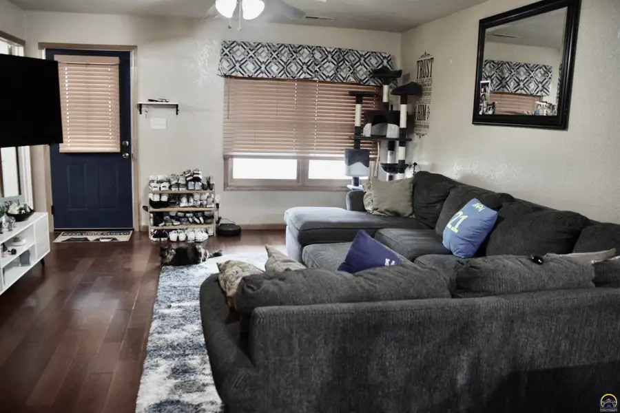 203 Holt Circle Dr, Hoyt, KS 66440 - #2