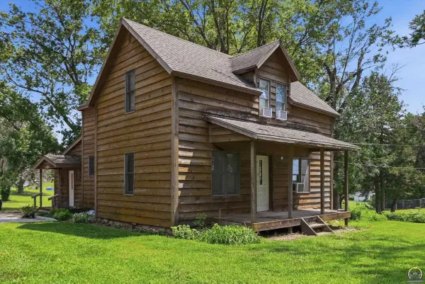 3022 NW Rochester Rd, Topeka, KS 66617
