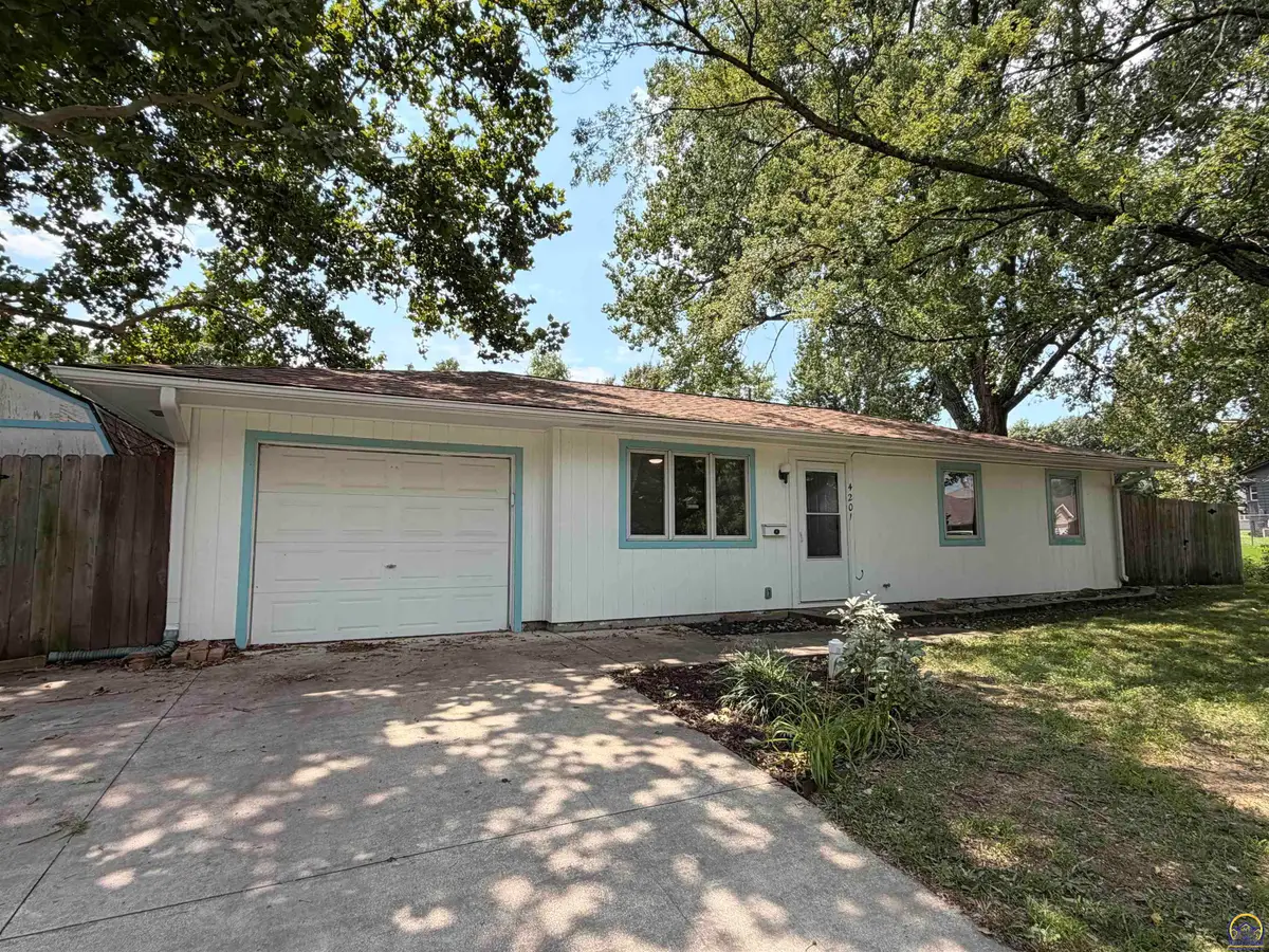 4201 SW 33rd Ter, Topeka, KS 66614 - #1