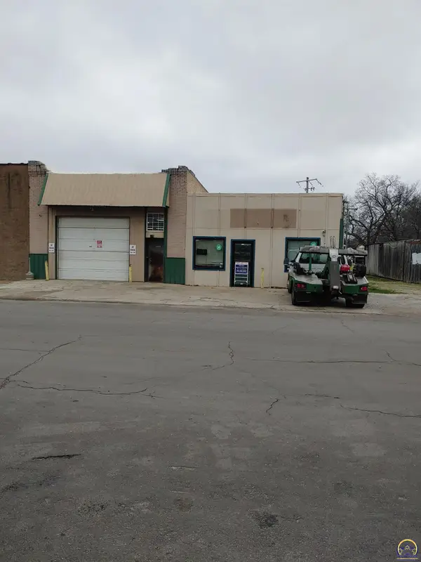 203 E Front St, Perry, KS 66073