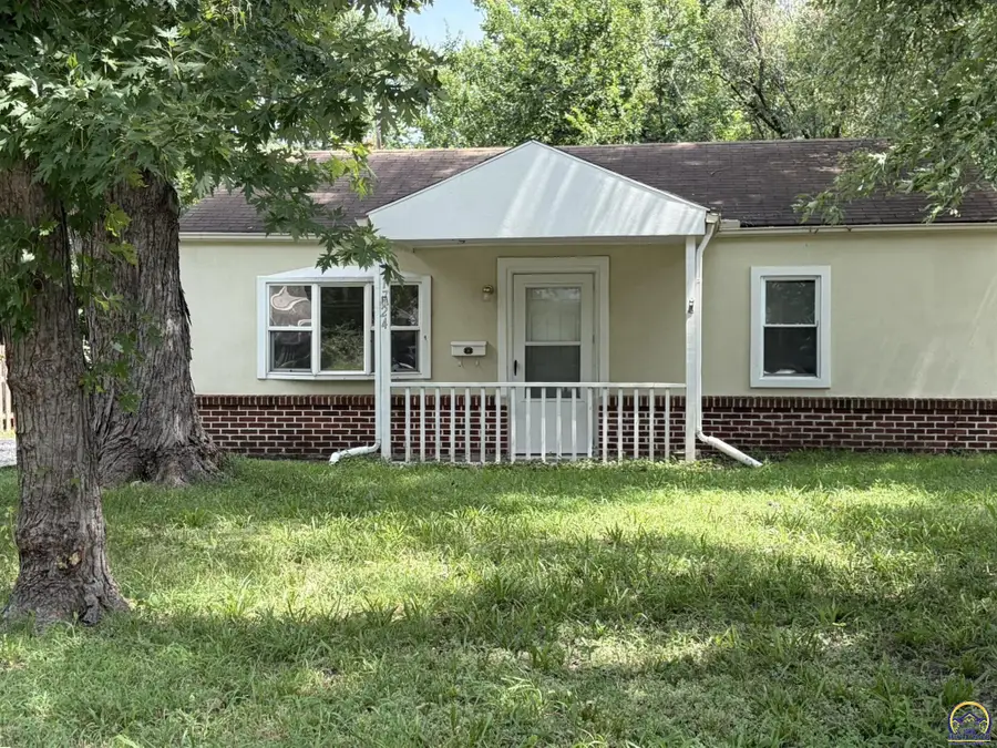 1724 SW Green Acres Ave, Topeka, KS 66604 - #2