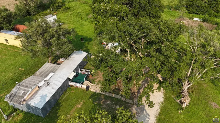 11557 Miller Rd, Harveyville, KS 66431 - #2
