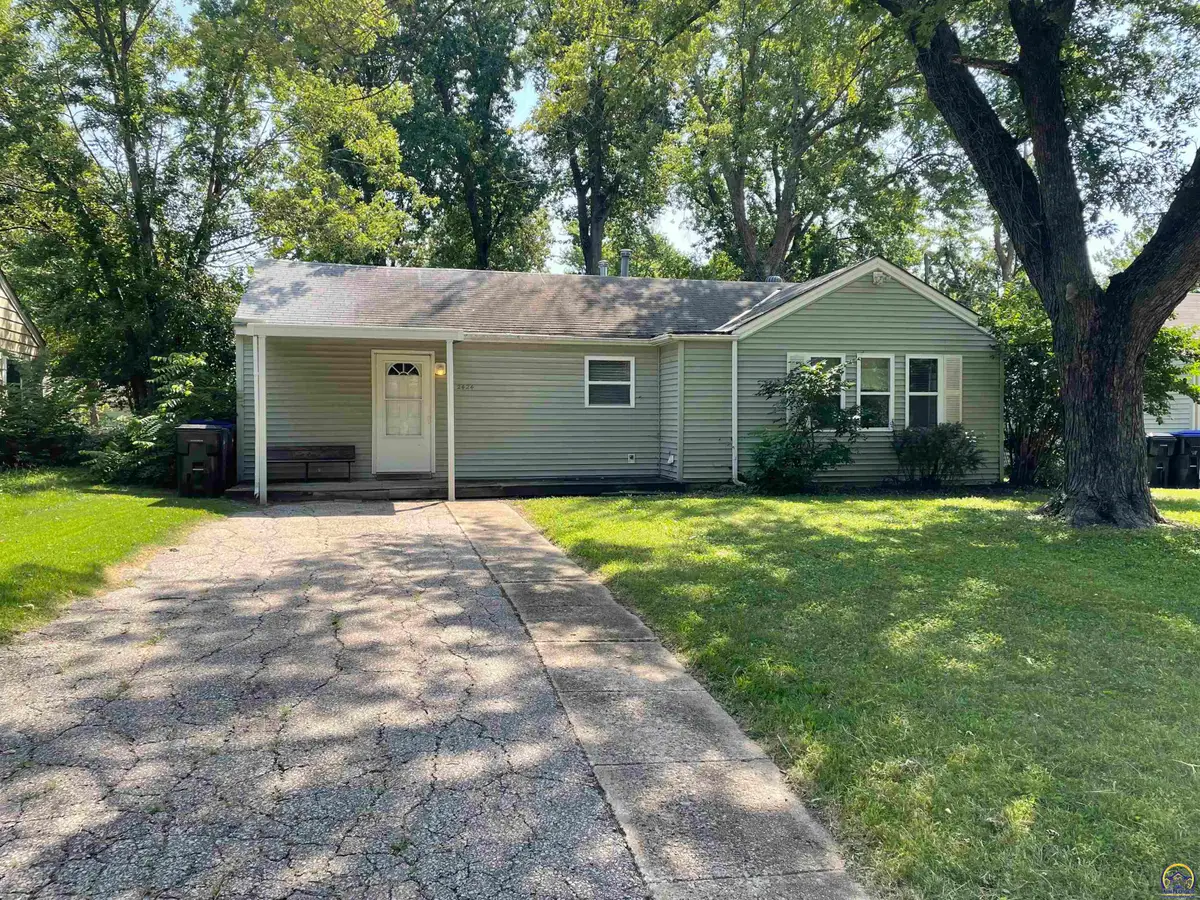 2424 SW Mission Ave, Topeka, KS 66610 - #1