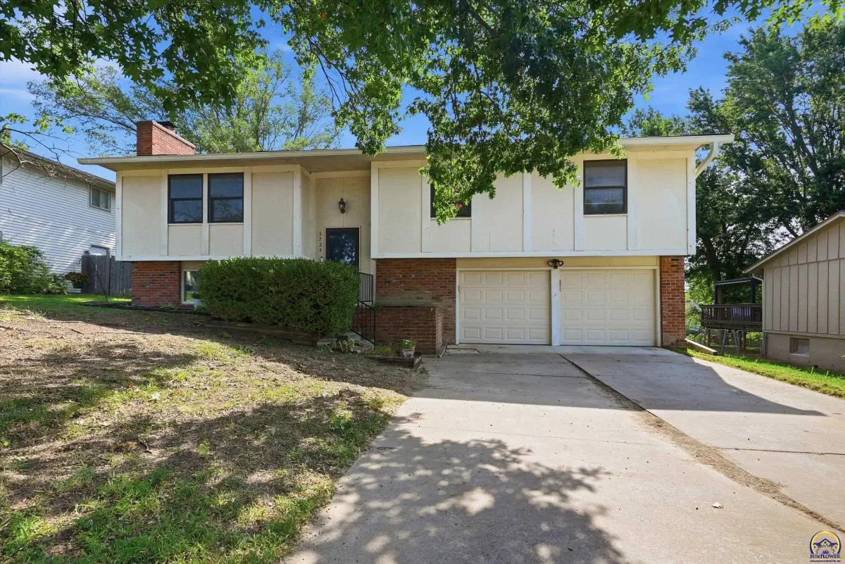 2724 SW Tutbury Town Rd, Topeka, KS 66614 - #1