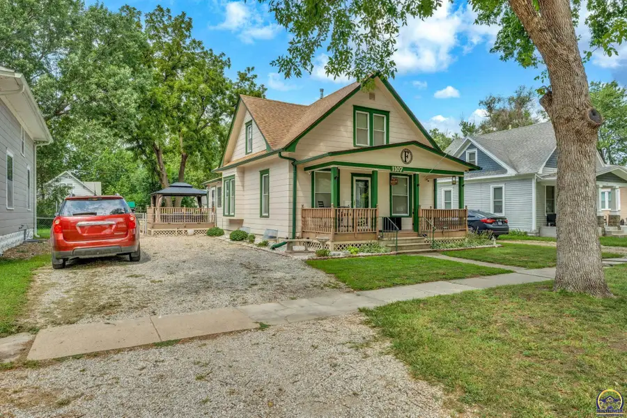 1107 NE Michigan Ave, Topeka, KS 66616 - #2