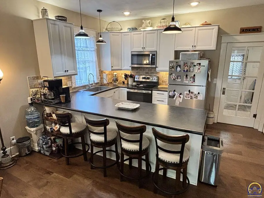 313 Cherry, Cottonwood Falls, KS 66845 - #2