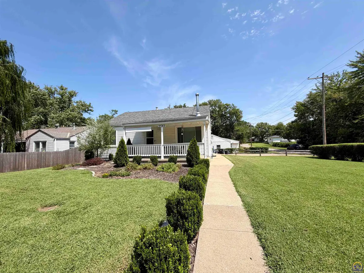 2542 SE Wisconsin Ave, Topeka, KS 66605 - #1