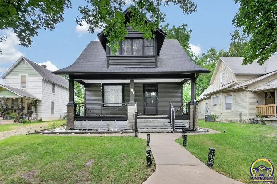 1187 SW Plass Ave, Topeka, KS 66604 - #2