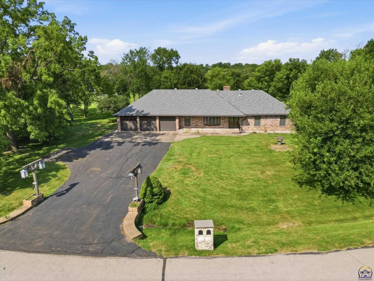 4421 NW Halfday Ln, Topeka, KS 66618 - #1